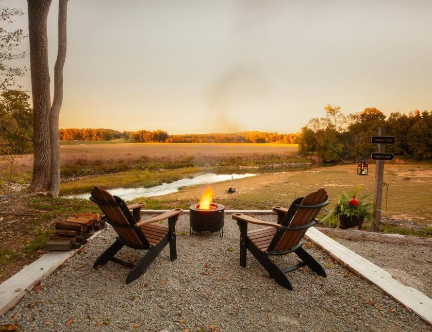 Coral Ridge On Indian Creek-A Couples Getaway Villa Savannah Exterior photo